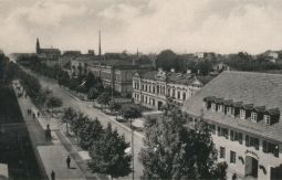 Widok z fabryki Barucha (po II wojnie zakłady "Pawelana") na ul. Zamkową i zabudowania zakładów Krusche&Ender